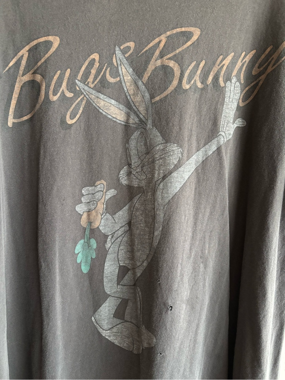 Official Vintage Looney Tunes Bugs Bunny Charcoal Gray T-Shirt Faded Distressed - Picture 2 of 8
